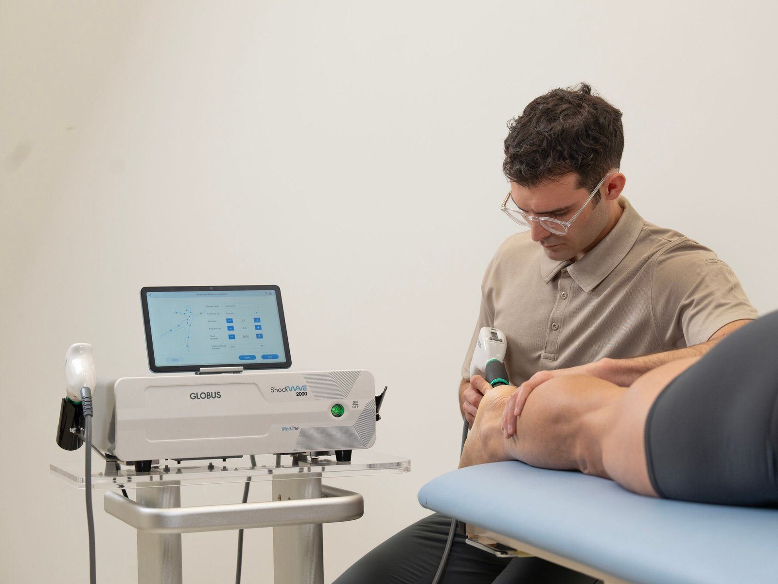 Shockwave therapy for physiotherapy & sports medicine